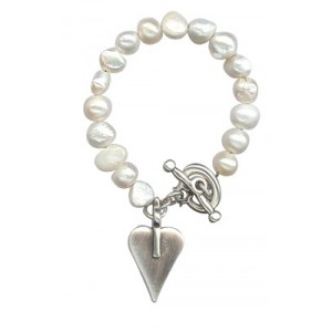Pearl Bracelet with Heart and Toggle Clasp Bracelets Juifs