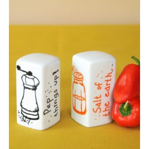 Salt and Pepper Shakers with Illustrations & English Text Salière et Poivrière