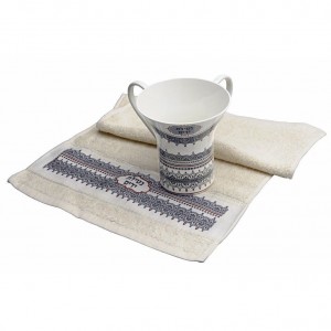 Dorit Judaica Netilat Yadayim Washing Cup and Towel Set With Mandala Pattern Récipient pour Ablution des Mains