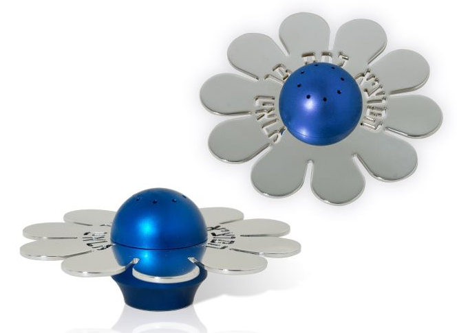 Salt & Pepper Shakers in Flower Design with Polished Finish in Blue
